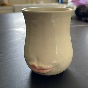 HANDMADE LIP MUG